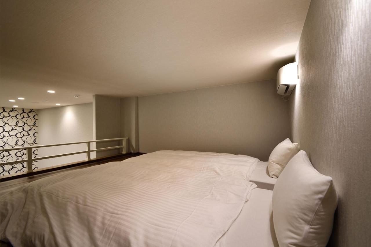 The Breakfast Hotel Fukuoka Nakasu Екстер'єр фото